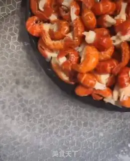Make Spicy lobster tail step 1