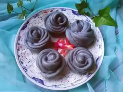 Make Blue rose buns step 14