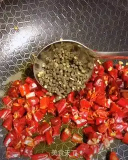 Make Spicy lobster tail step 4