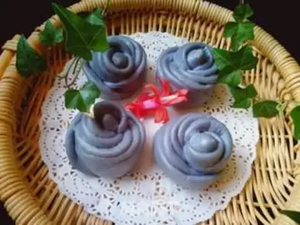 Make Blue rose buns step 15