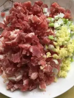 Make The cabbage sauce step 1