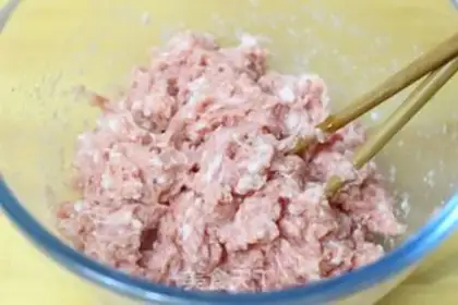 Make Pork and cabbage dumplings step 1