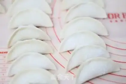 Make Pork and cabbage dumplings step 7