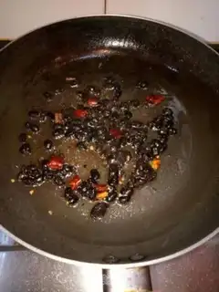 Make Spicy bean cabbage step 3