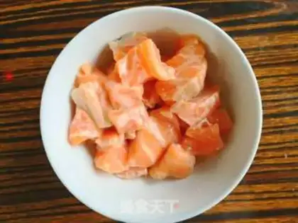 Make A salmon with mashed egg cream step 1