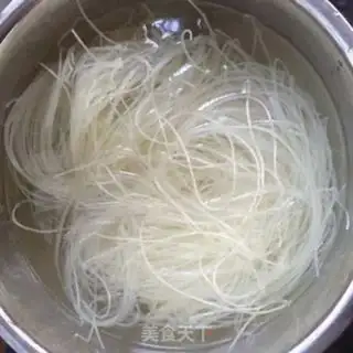 Make Sour spicy chicken Tommy wire step 5