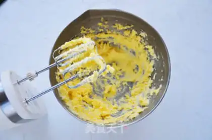 Make Christmas frosting cookies step 1