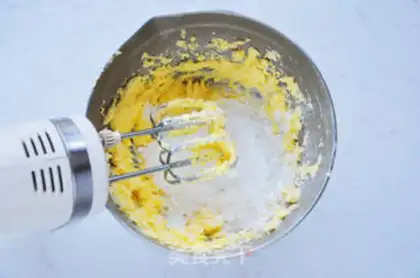 Make Christmas frosting cookies step 2