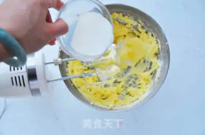 Make Christmas frosting cookies step 3