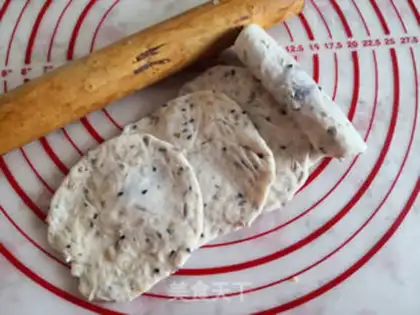 Make Rose buns step 4