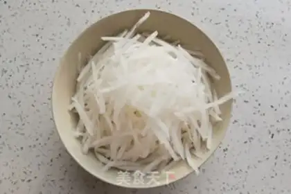 Make Shrimp radish soup step 0
