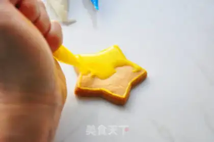 Make Christmas frosting cookies step 10