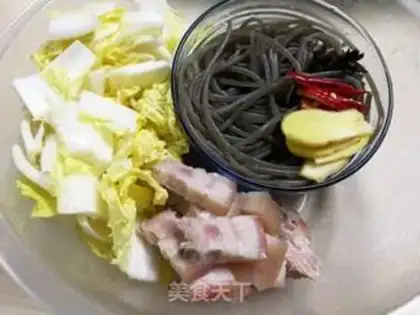 Make Powder pork stew step 1