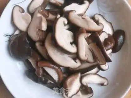 Make Meatloafed mushrooms step 1