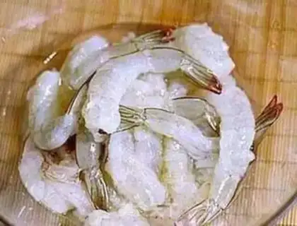 Make Gold potato shrimp step 0