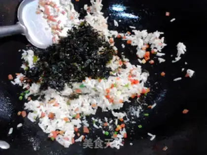 Make Heidea carrot fried rice step 9