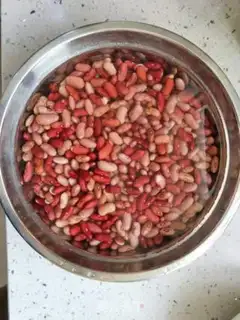 Make Dancing net red sticky bean buns step 0