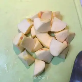 Make Red-tree apple soup step 1