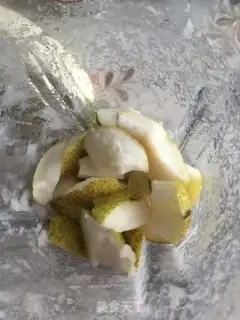 Make Pear juice, honey radish step 3