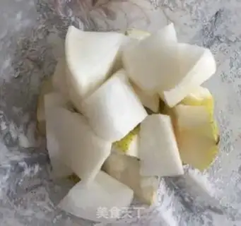 Make Pear juice, honey radish step 4