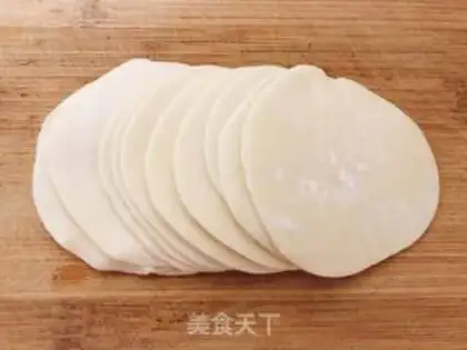 Make dumplings and onions step 0