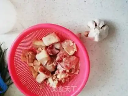 Make Chicken with garlic step 0