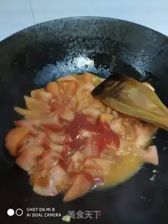 Make Tomato fried eggs step 5