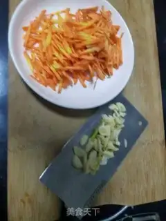 Make Soybeans fried carrots step 2
