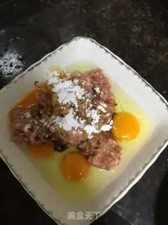Make Pork steamed eggs step 1