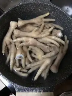 Make Salt chicken feet step 3