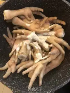 Make Salt chicken feet step 4