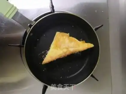 Make Toast yogurt triangle step 7