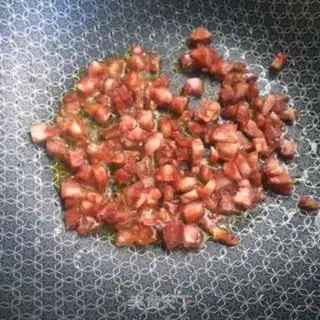 Make Garlic sausage fried rice step 3