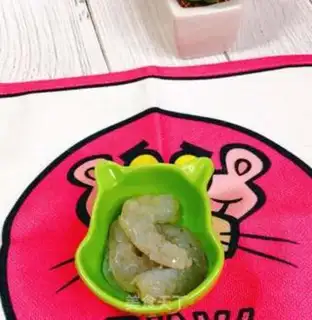 Make Shrimp rolls step 1