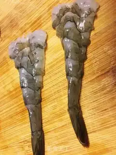 Make Wearing shrimp dumplings step 3