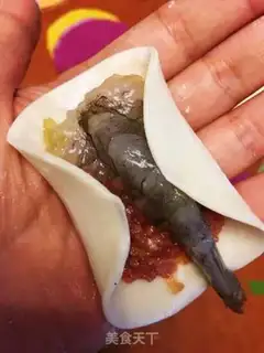 Make Wearing shrimp dumplings step 4