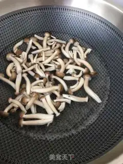 Make Seafood mushroom egg vegetable salad step 1
