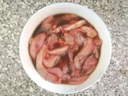 Make Quick-handed chicken pasta step 1