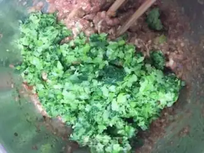 Make Celery pork dumplings step 4