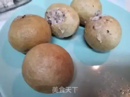 Make The face of mushrooms and horses step 11