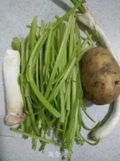 Make Celery with potatoes step 0