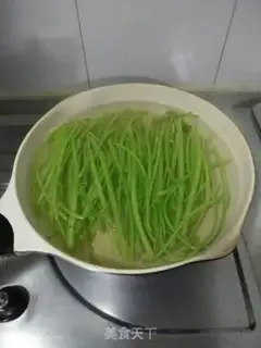 Make Celery with potatoes step 2