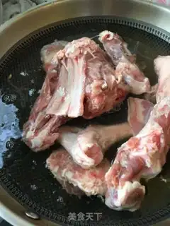 Make Hands on lamb step 1