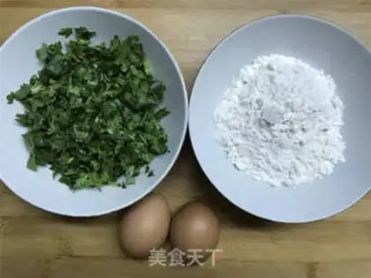 Make Creamed egg cake step 1