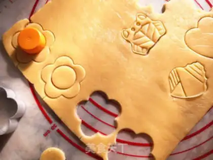 Make Glass and sugar cookies step 7