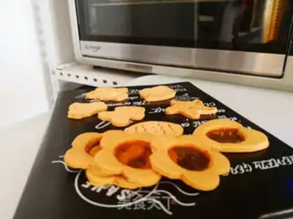 Make Glass and sugar cookies step 10