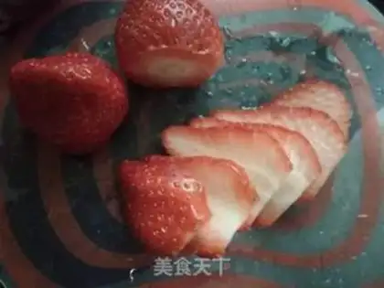 Make Strawberry birthday cream cake step 7
