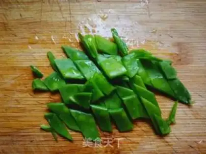 Make Tomato cover step 1