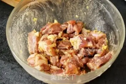 Make Cheese gravy, fried ribs step 1