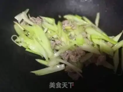 Make Beef fried celery step 3